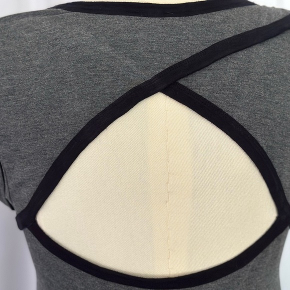 Betsey Johnson Gray Sleeveless Criss-Cross Open Back Fitted Muscle Tee (732) - Picture 7 of 10